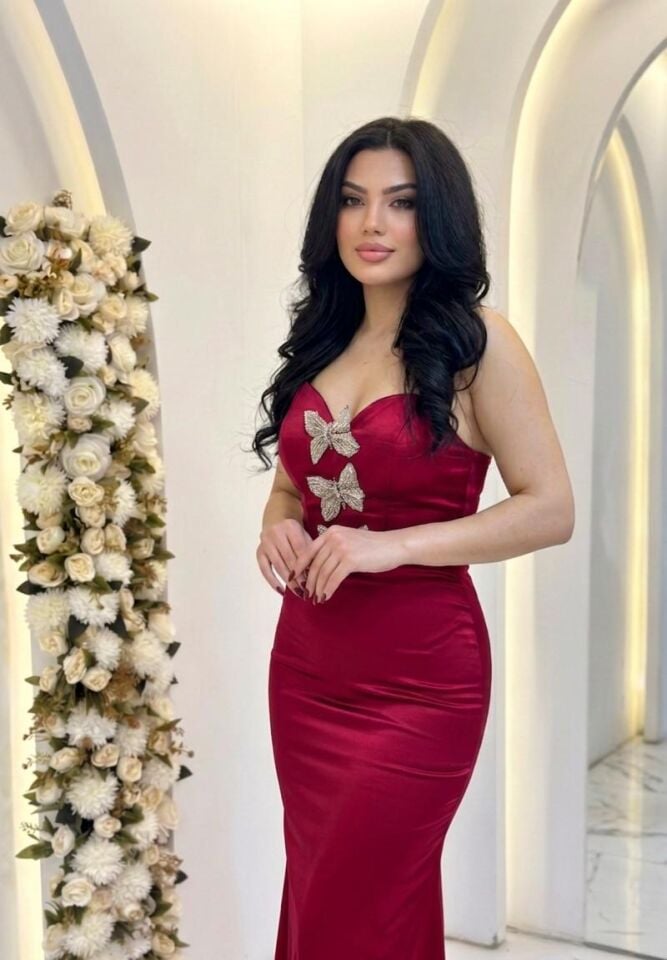 KIRMIZI STRAPLEZ KELEBEK DETAY SATEN ABİYE 36