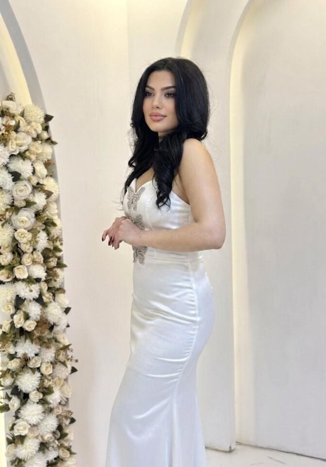 BEYAZ STRAPLEZ KELEBEK DETAY SATEN ABİYE 38