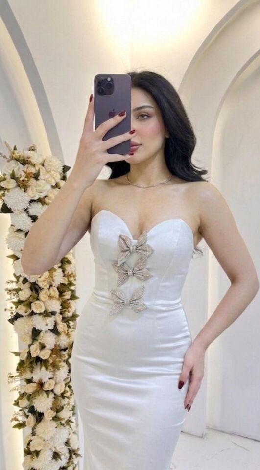 BEYAZ STRAPLEZ KELEBEK DETAY SATEN ABİYE 38