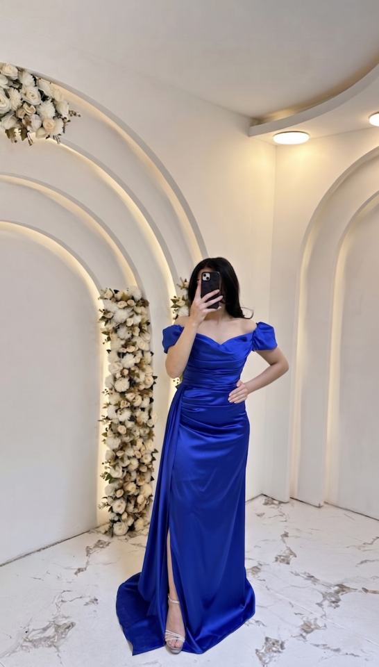 SAKS MAVİSİ DÜŞÜK OMUZ DRAPELİ YIRTMAÇ ABİYE 40