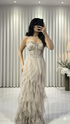 İnce Askılı Mendil fırfırlı Tül detaylı korseli üzerinde mink boncuk taş işlemeli uzun maksi boy  Bej ABİYE 42