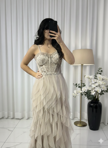 İnce Askılı Mendil fırfırlı Tül detaylı korseli üzerinde mink boncuk taş işlemeli uzun maksi boy  Bej ABİYE 42