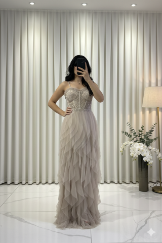 İnce Askılı Mendil fırfırlı Tül detaylı korseli üzerinde mink boncuk taş işlemeli uzun maksi boy  Bej ABİYE 42