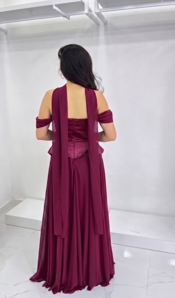 BORDO FULARLI DÜŞÜK KOL ÜST SATEN ALT ŞİFON ABİYE 38