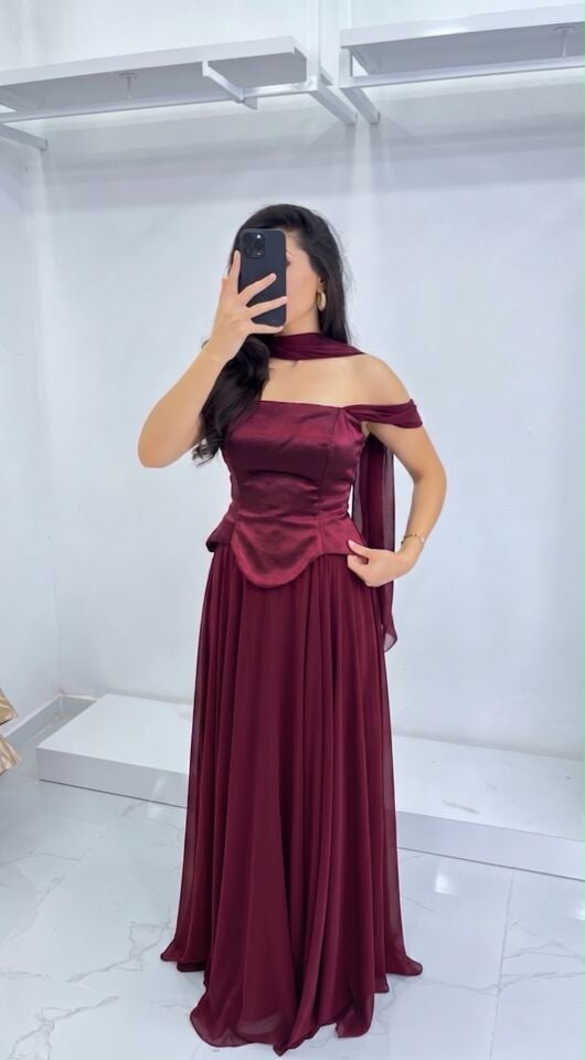 BORDO FULARLI DÜŞÜK KOL ÜST SATEN ALT ŞİFON ABİYE 38