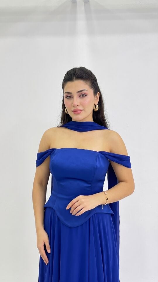 SAKS MAVİ FULARLI DÜŞÜK KOL ÜST SATEN ALT ŞİFON ABİYE 38