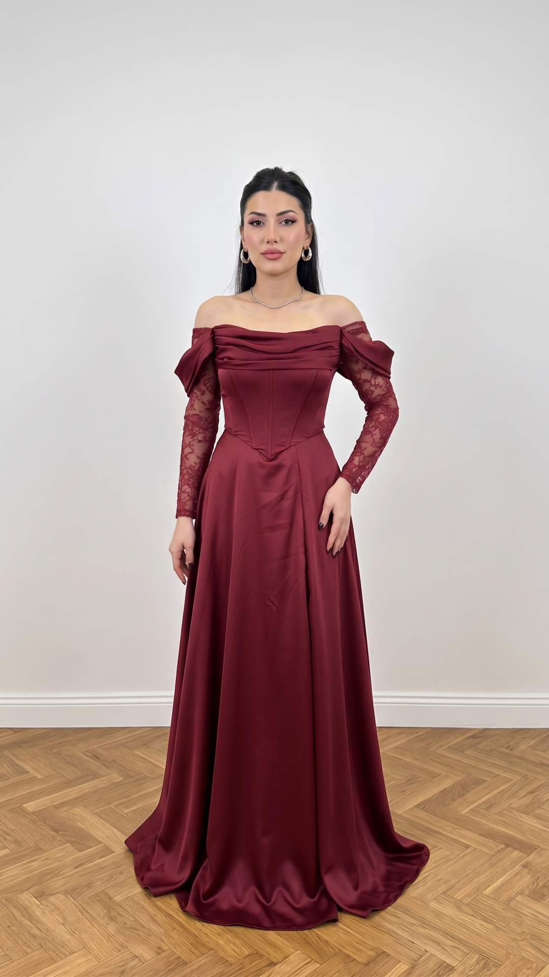 BORDO DANTEL KOL YIRTMAÇ DETAY ABİYE