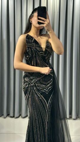 Full taş işlemeli straplez v yaka balık basen kısmı uzun tül detaylı  Siyah  Abiye 42 - Siyah