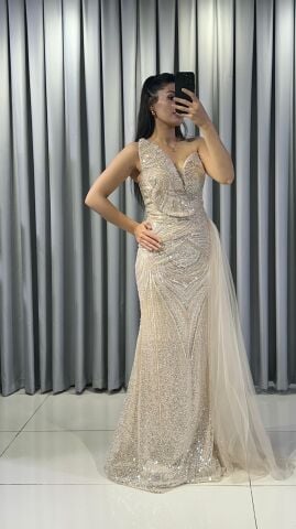 Full taş işlemeli straplez v yaka balık basen kısmı uzun tül detaylı Krem  Abiye 42