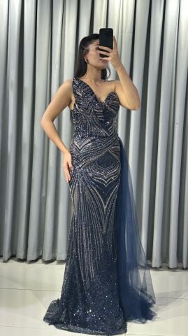 Full taş işlemeli straplez v yaka balık basen kısmı uzun tül detaylı Lacivert Abiye 44