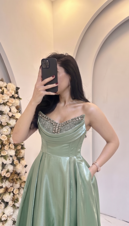 STRAPLEZ TAŞ DETAYLI SATEN YEŞİL ABİYE 36