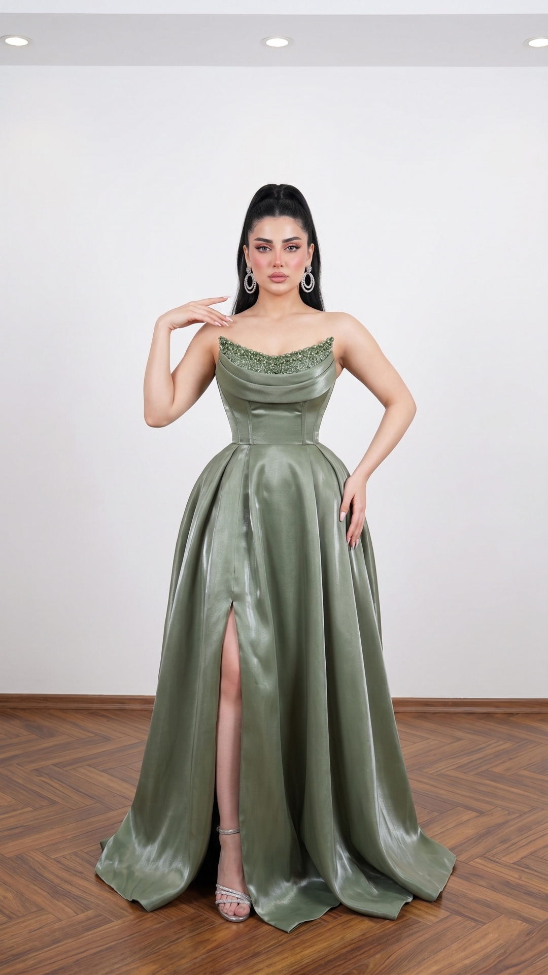 STRAPLEZ TAŞ DETAYLI SATEN YEŞİL ABİYE 36