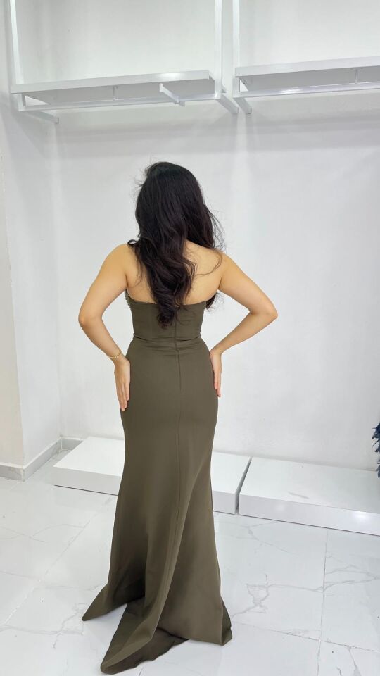 HAKİ YEŞİL YOĞUN TAŞ İŞLEMELİ KREP BALIK ABİYE 44