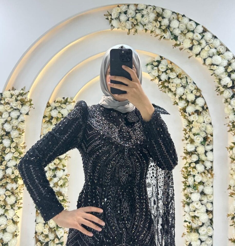 KRİSTAL TAŞ İŞLEMELİ SİYAH BALIK ABİYE  44