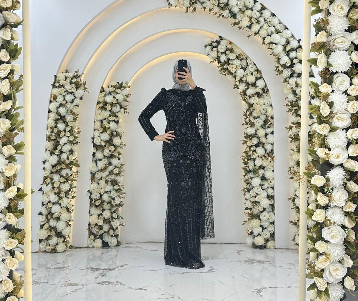 KRİSTAL TAŞ İŞLEMELİ SİYAH BALIK ABİYE 44