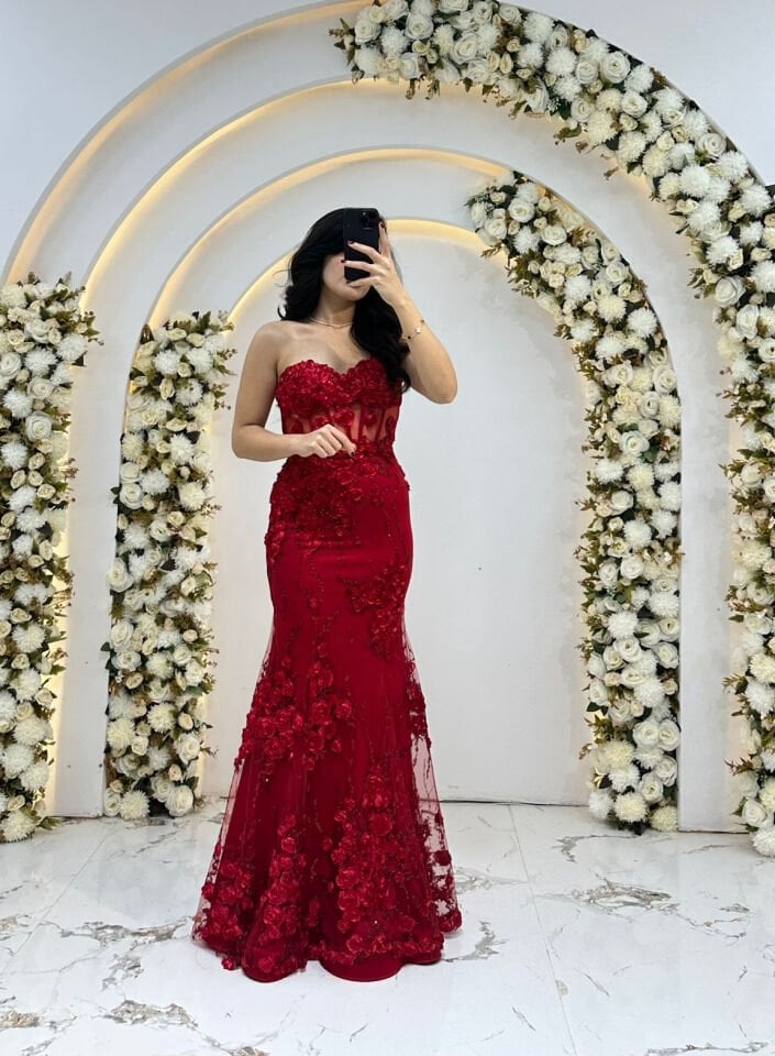 Vücudu saran balık model Kalp yaka, transparan file detaylı ve balenli korse formunda üst gövde Kırmızı Abiye 42