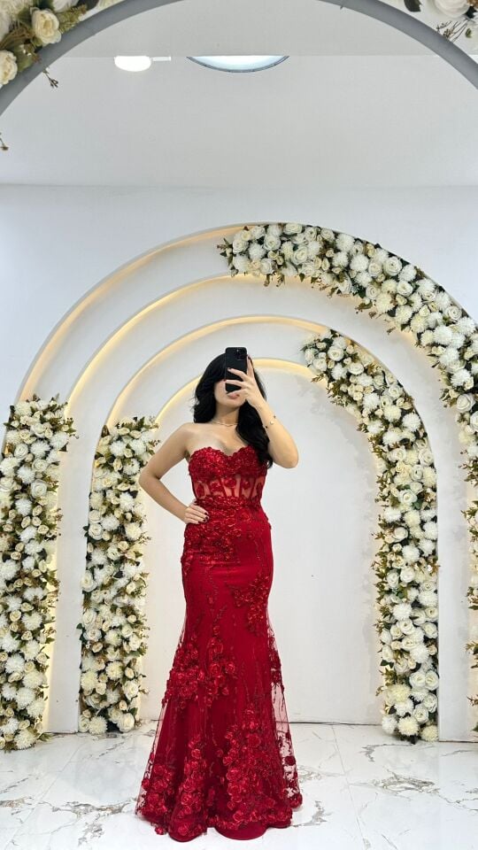 Vücudu saran balık model Kalp yaka, transparan file detaylı ve balenli korse formunda üst gövde Kırmızı Abiye 42