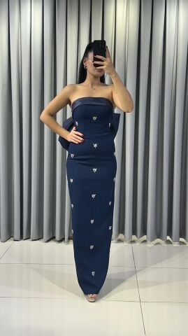 Balık (Vücudu saran) Straplez  Kristal kelebek motifleri ve arkada büyük fiyonk detayı Lacivert Abiye 40