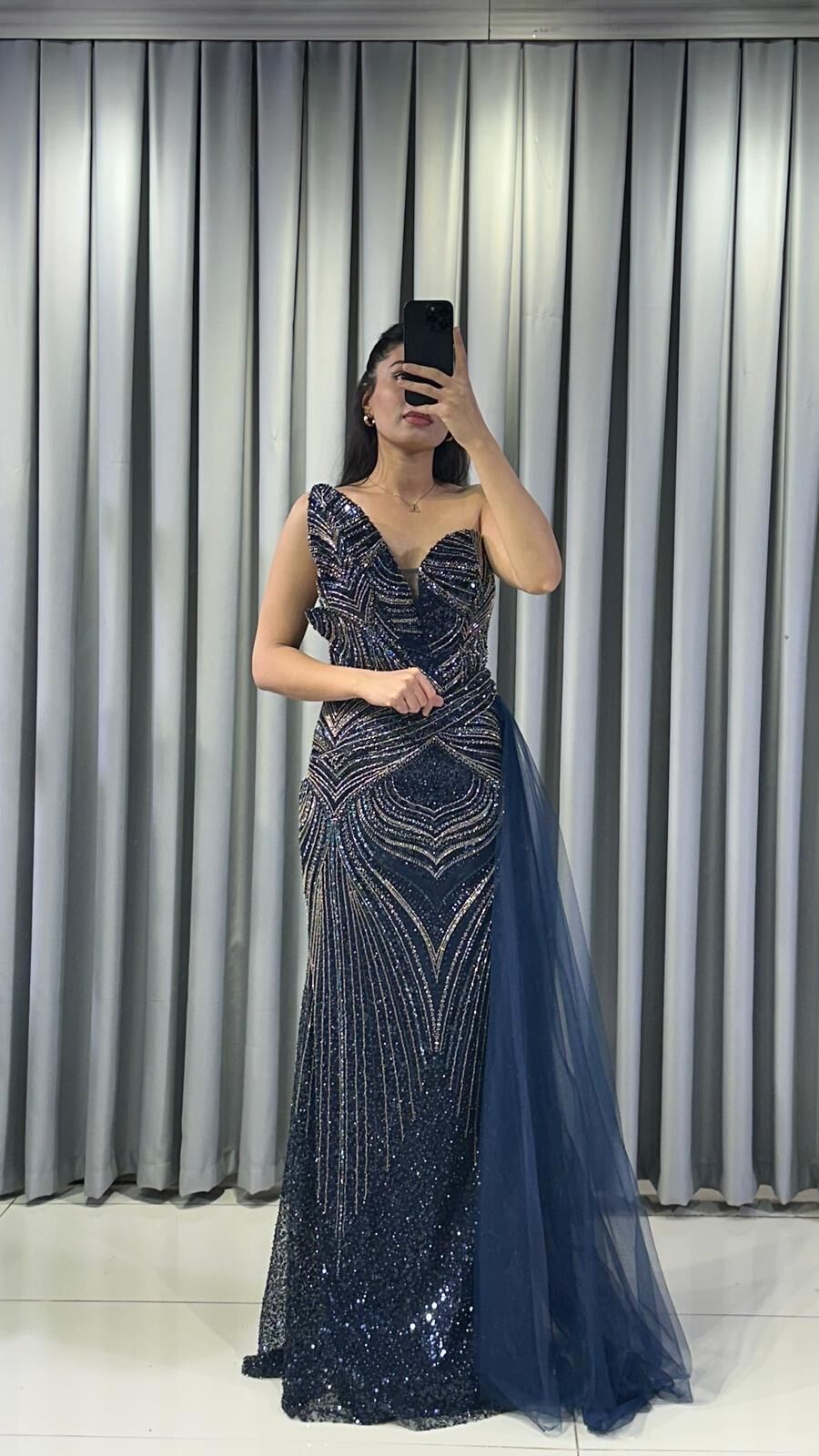 Full taş işlemeli straplez v yaka balık basen kısmı uzun tül detaylı  Lacivert Abiye 44