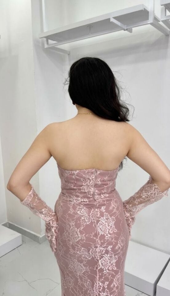 PEMBE DANTEL İŞLEMELİ ELDİVEN DETAYLI BALIK ABİYE 42