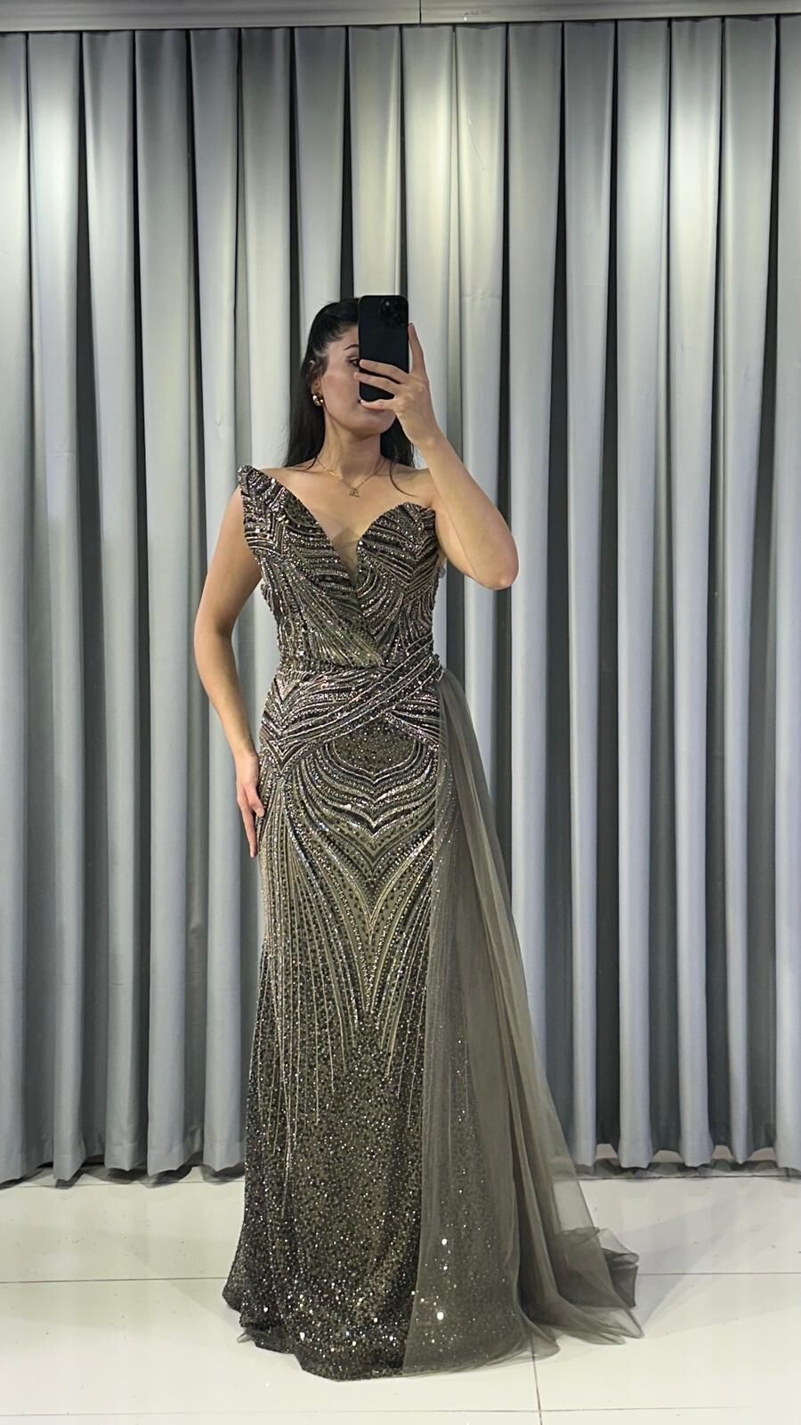 Full taş işlemeli straplez v yaka balık basen kısmı uzun tül detaylı  Yeşil Abiye 38