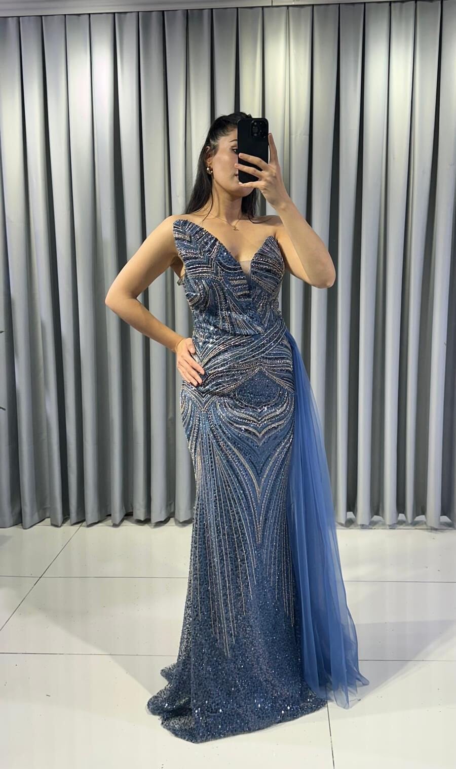 TAŞ İŞLEMELİ BALIK BEL KISMI TÜL MAVİ ABİYE 44