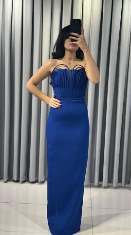 Vücuda oturan, düz kesimli, yere kadar uzanan korse üstlü uzun Mavi  Abiye elbise. 42