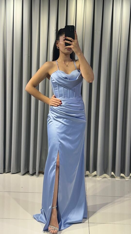 Uzun yırtmaçlı Saten korse ve yırtmaç detaylı, parlak Mavi Abiye 40