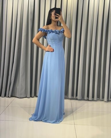 Madonna yaka, uzun abiye elbise Omuz ve yaka kısmında çiçek Bele oturan, A kesim Mavi Abiye Elbise 38 - Mavi