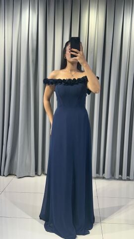 Madonna yaka, uzun abiye elbise Omuz ve yaka kısmında çiçek Bele Oturan, A kesim Lacivert Abiye Elbise 42