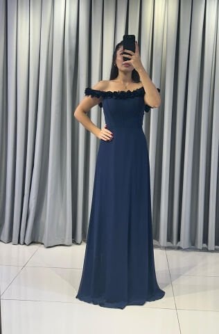 Madonna yaka, uzun abiye elbise Omuz ve yaka kısmında çiçek Bele Oturan, A kesim Lacivert Abiye Elbise 42