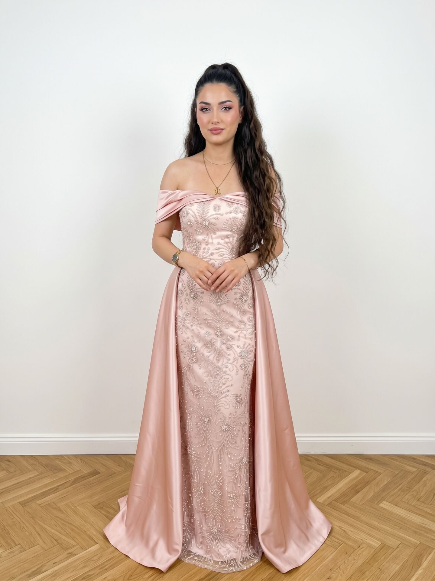 MONNA TAŞ İŞLEMELİ KAYIK YAKA BELDEN PELERİNLİ PEMBE ABİYE