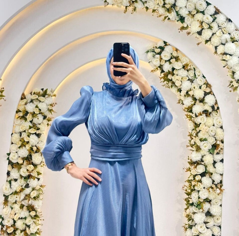 aks Mavisi  saten dokulu, dökümlü lüks kumaş dik yaka A-kesim etek formu Tesettür Abiye 44