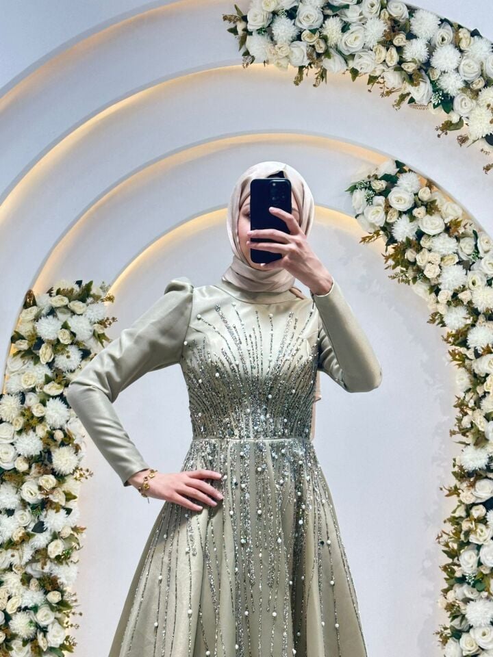 KUYRUK BOL TAŞ İŞLEMELİ YEŞİL TESETTÜR ABİYE 44