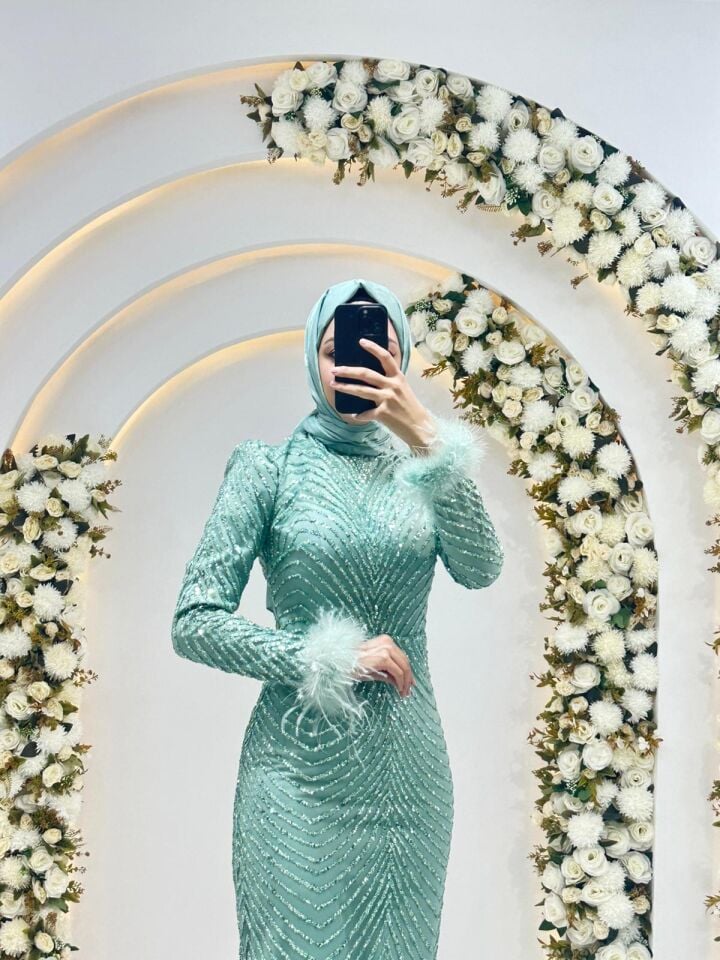 Kolları tüy detaylı pul payet Balık model Açık Yeşil Tesettür Abiye 44