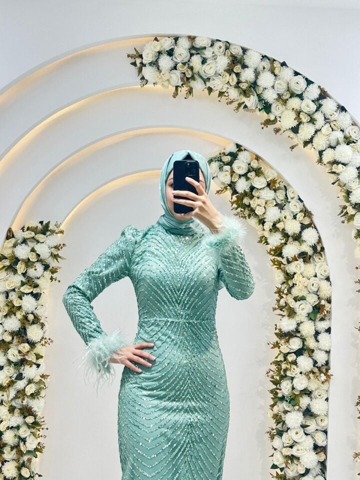 Kolları tüy detaylı pul payet Balık model Açık Yeşil Tesettür Abiye 44