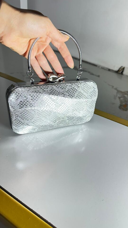 Gümüş yılan desenli Abiye çanta