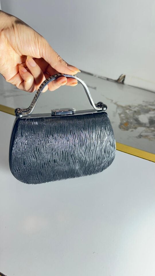 Gümüş yılan desenli Abiye çanta