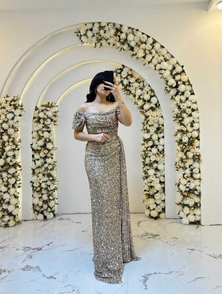 MODONNA YAKA PUL PAYET  GOLD ABİYE 38