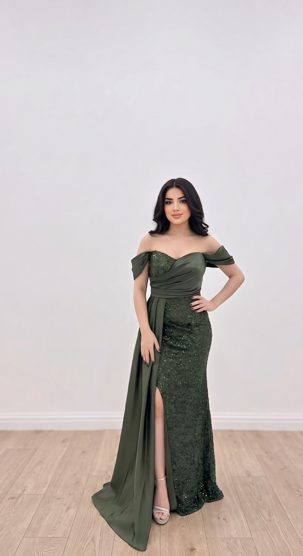 YEŞİL SATEN PAYET YIRTMAÇ DETAYLI ABİYE 40