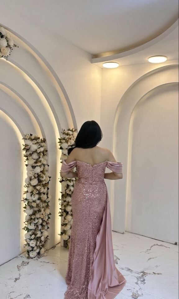 PEMBE SATEN PAYET YIRTMAÇ DETAYLI ABİYE 38