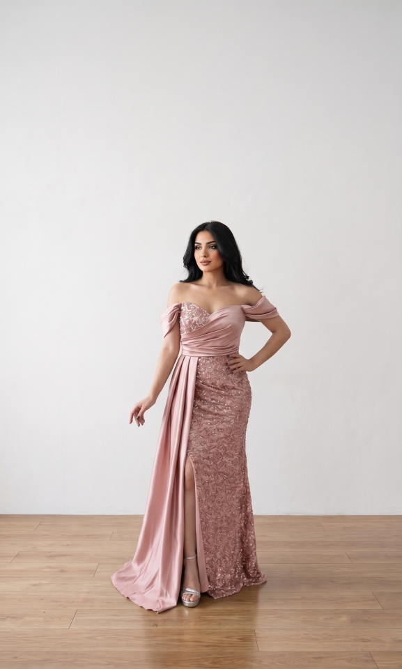 PEMBE SATEN PAYET YIRTMAÇ DETAYLI ABİYE 40
