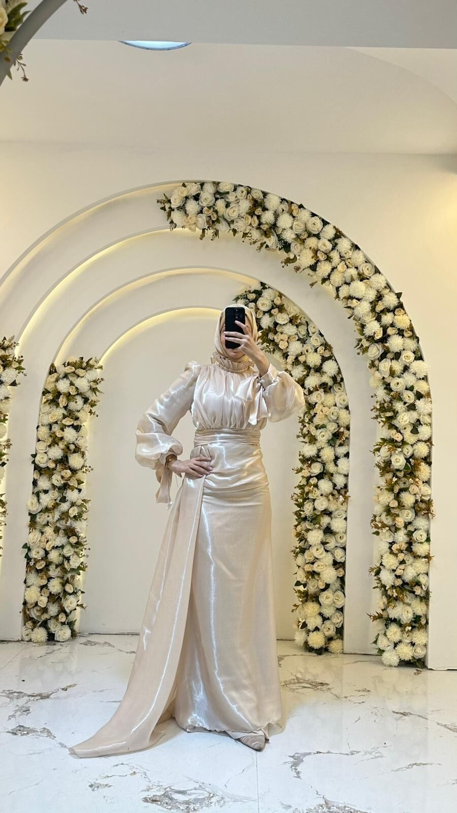 HAKİM YAKA SATEN KREM ABİYE ELBİSE 44