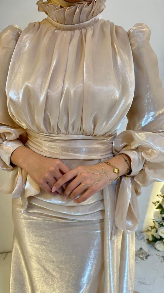 HAKİM YAKA SATEN KREM ABİYE ELBİSE 44