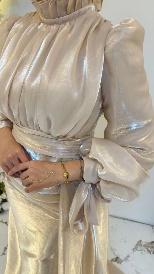 HAKİM YAKA SATEN KREM ABİYE ELBİSE 44