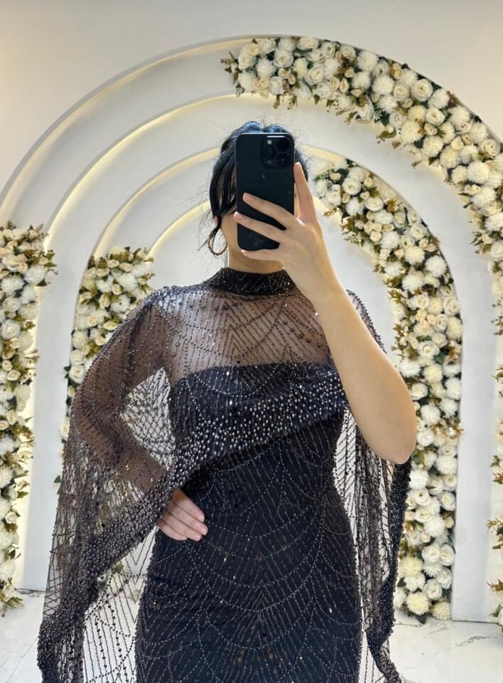 VÜCUDU SARAN BALIK KESİM TAŞ PELERİNLİ KAHVERENGİ ABİYE 42