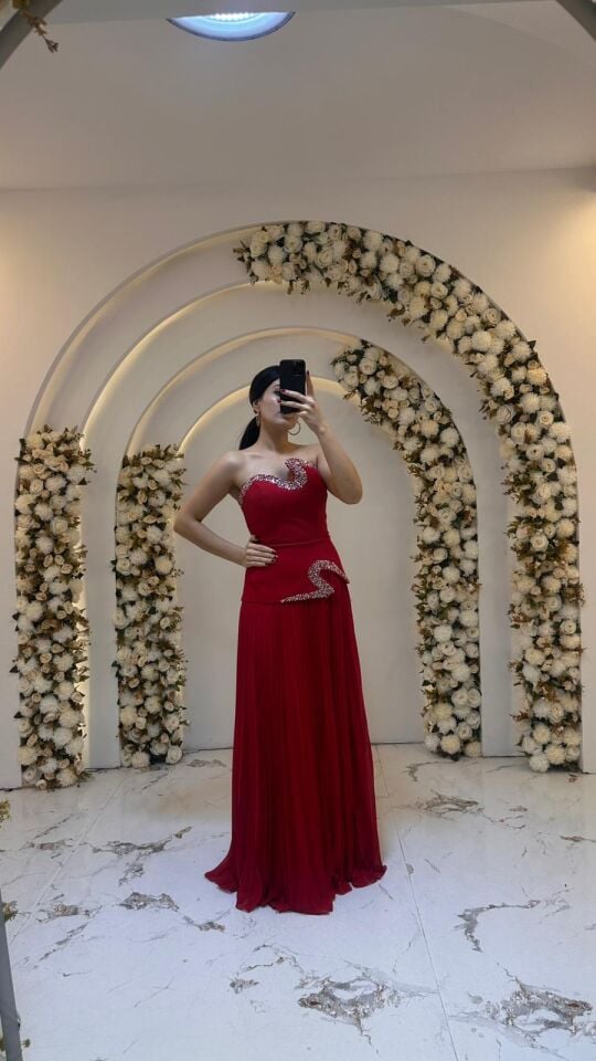 KALP YAKA STRAPLEZ TAŞ DETAYLI A KESİM KIRMIZI ABİYE  40