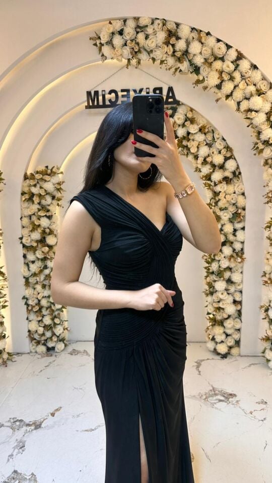 TEK OMUZ DRAPELİ SİYAH ABİYE 38