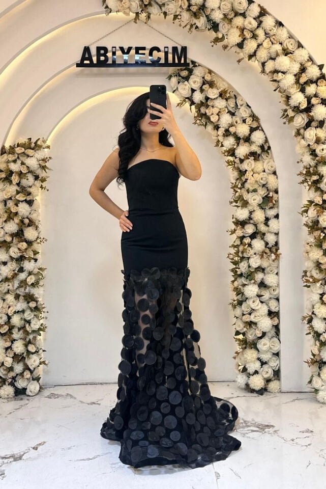 STRAPLEZ KESİM DİZ BOYU TÜL İŞLEMELİ SİYAH  ABİYE 44