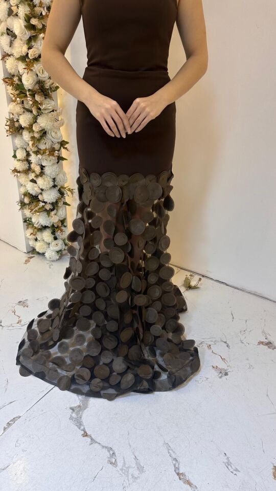 STRAPLEZ KESİM DİZ BOYU TÜL İŞLEMELİ SİYAH  ABİYE 44